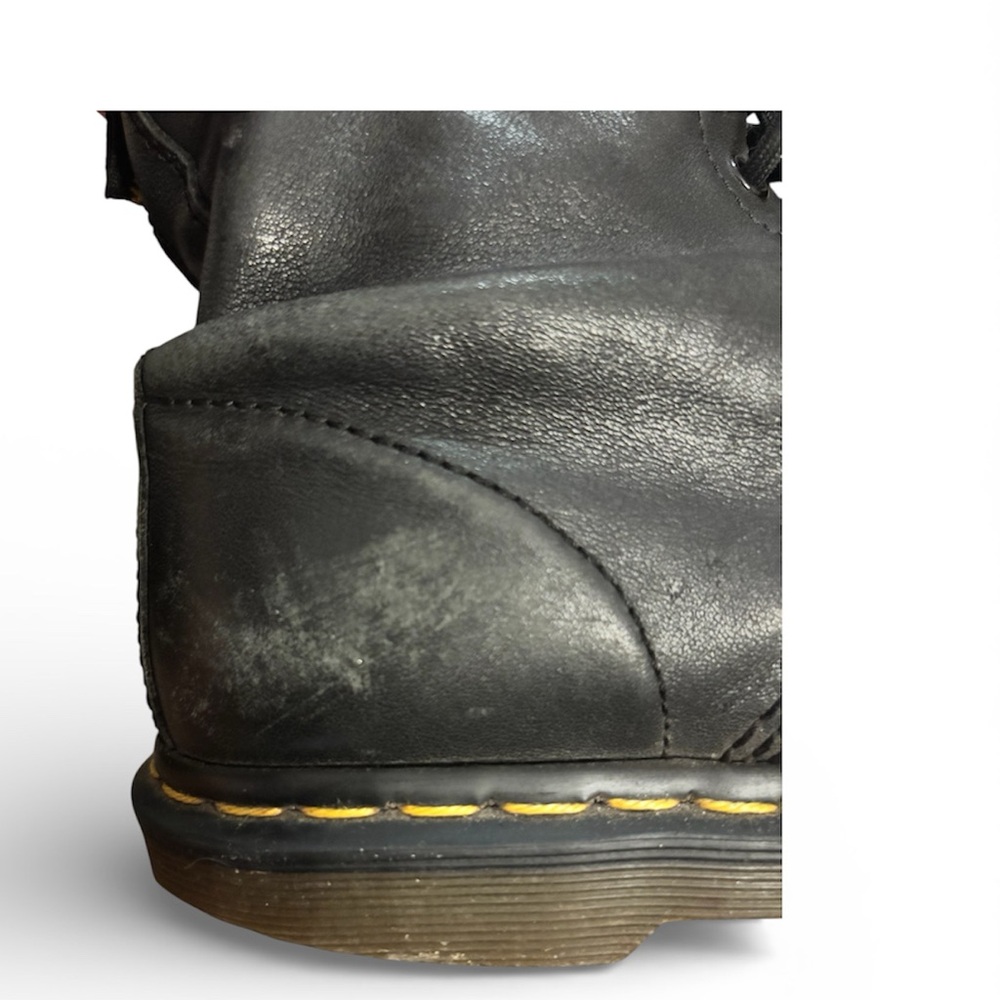 Dr. Marten’s classic combat boots women’s size 9 worn in condition - Picture 10 of 14